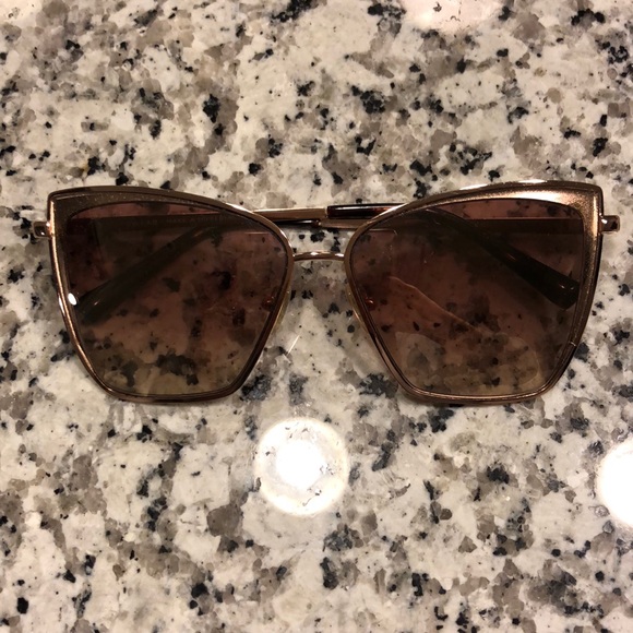 Gold & Brown Diff Cat-Eye Style Sunglasses w/ Case